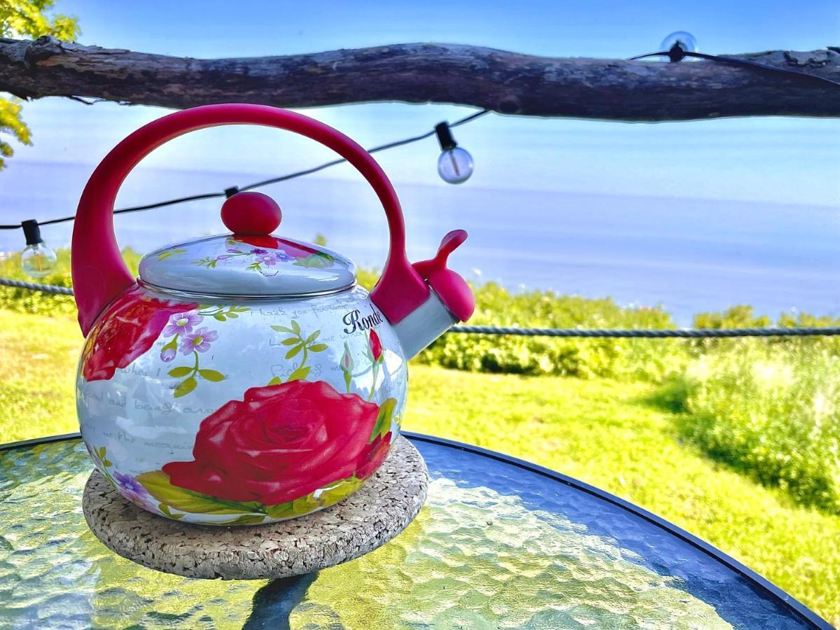 Mereaeaere Glamping Ja Rannamaja Liimala Exteriör bild