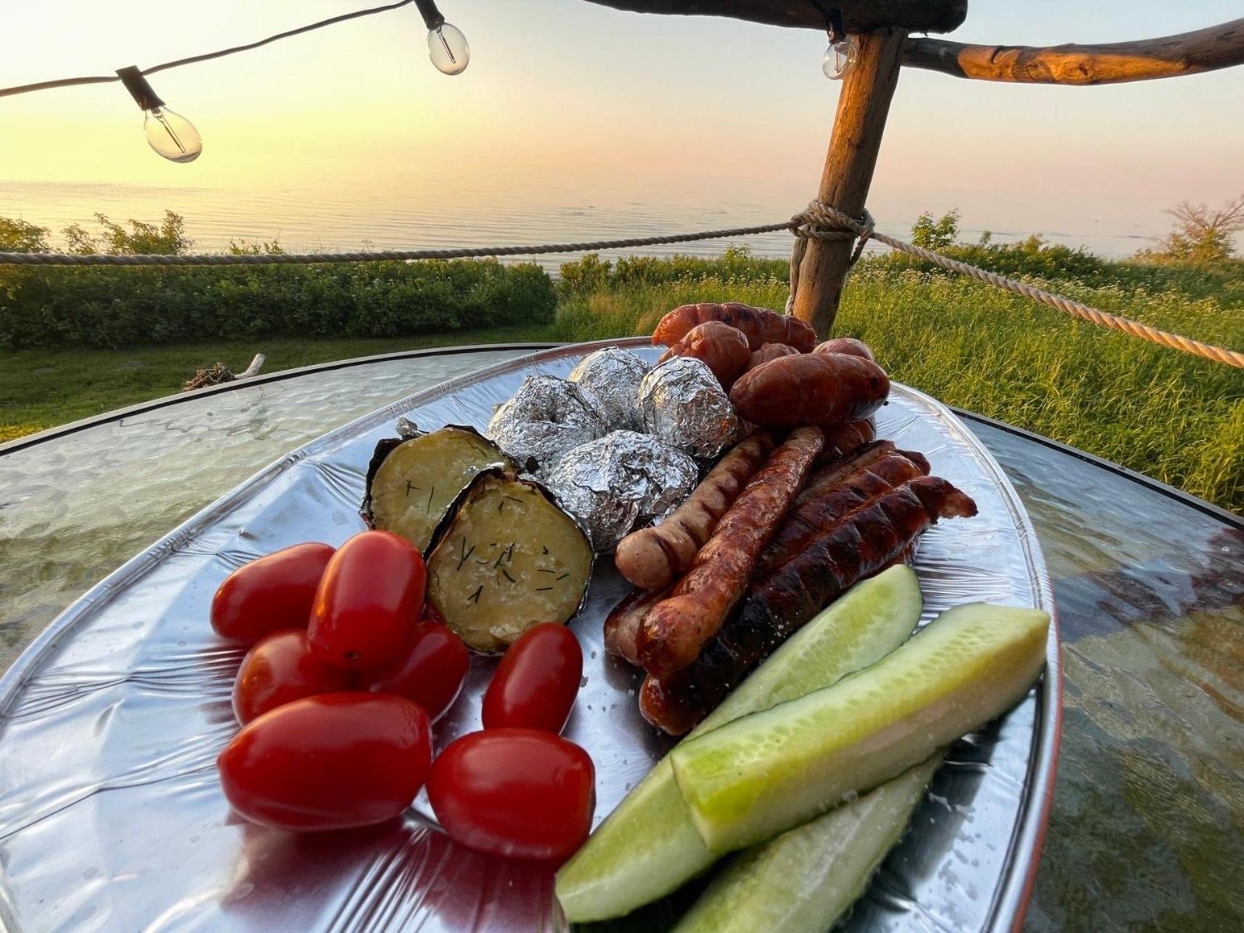 Mereaeaere Glamping Ja Rannamaja Liimala Exteriör bild