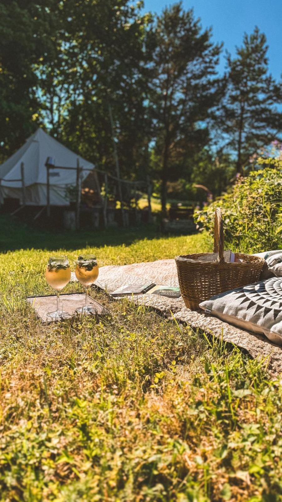 Mereaeaere Glamping Ja Rannamaja Liimala Exteriör bild