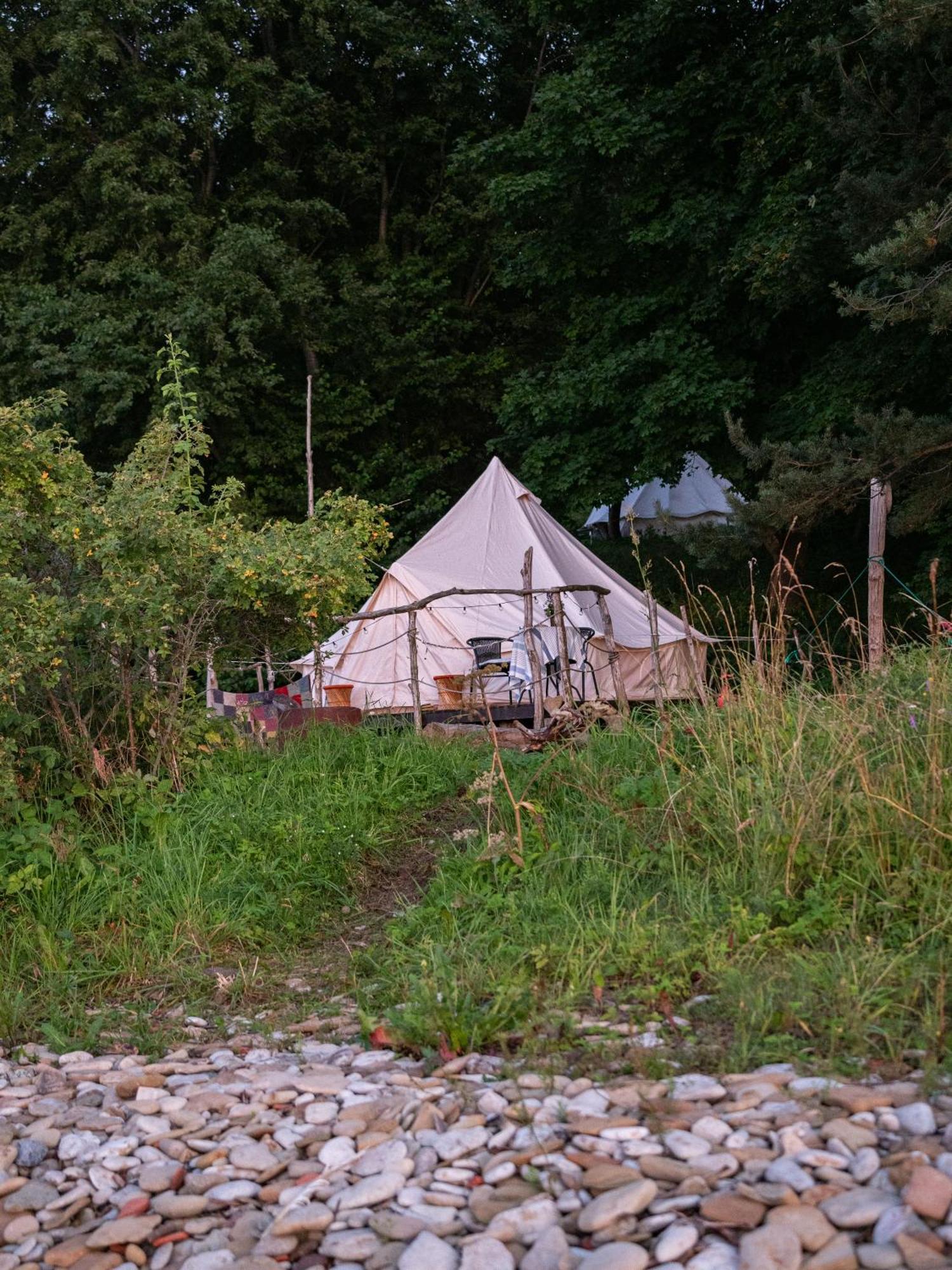 Mereaeaere Glamping Ja Rannamaja Liimala Exteriör bild
