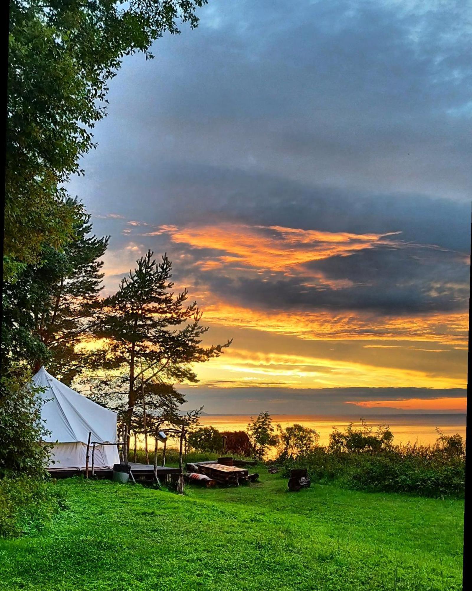 Mereaeaere Glamping Ja Rannamaja Liimala Exteriör bild